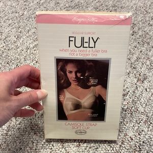 Vintage new in box, exquisite form, fully camisole strap soft cup bra style P584